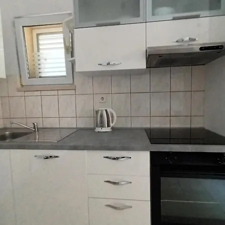 Luka 2 Near Dubrovnik Cibaca